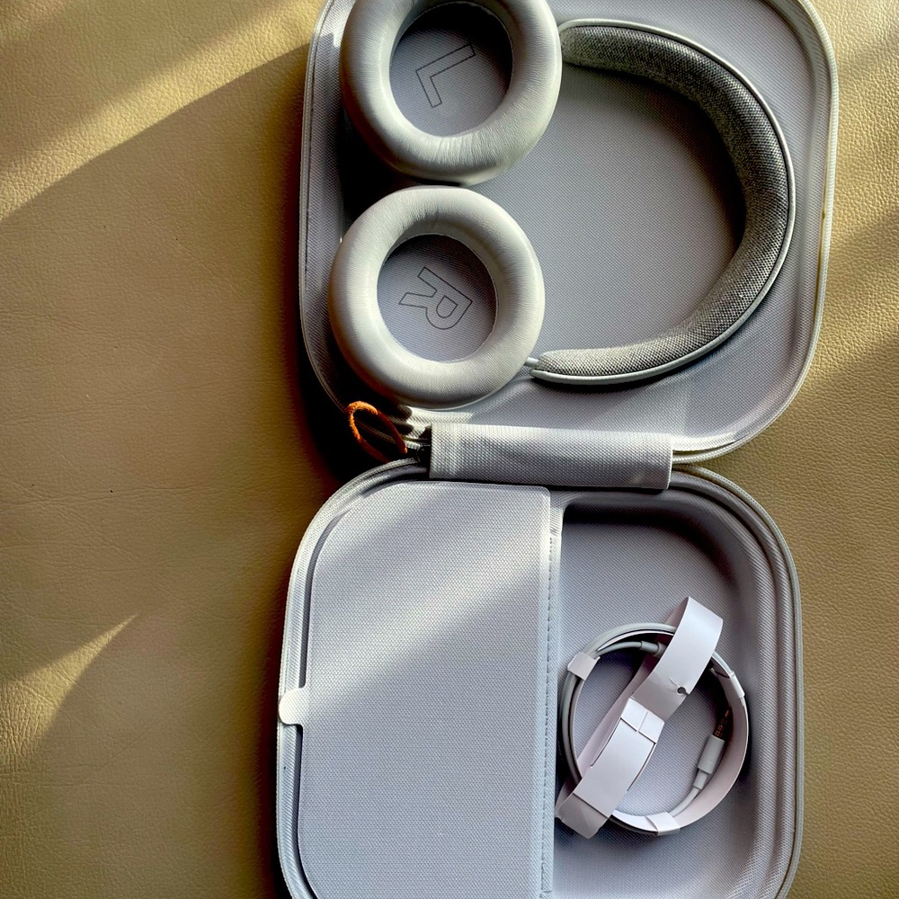 Bang & Olufsen Cisco 980 Over the Ear Bluetooth Headphones